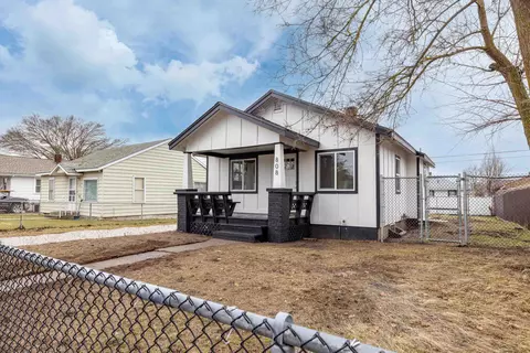 808 E Longfellow Ave, Spokane, WA 99207 photo 2
