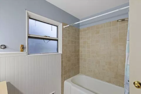Bath - 3408 E 29th Ave, Spokane, WA 99223 photo 2 of 3