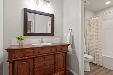 Bath - 9603 E Hoffman Ln, Spokane, WA 99206 photo 3 of 5