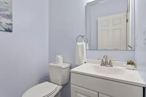 Bath - 9603 E Hoffman Ln, Spokane, WA 99206 photo 5 of 5