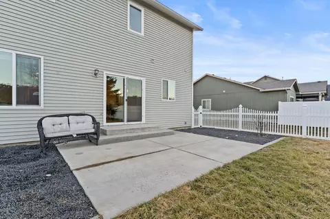 Exterior - 9603 E Hoffman Ln, Spokane, WA 99206 photo 4 of 6