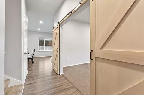 Entry Way - 9603 E Hoffman Ln, Spokane, WA 99206 photo 1 of 1