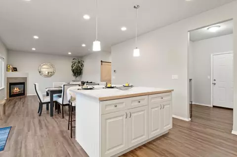 Kitchen - 9603 E Hoffman Ln, Spokane, WA 99206 photo 4 of 4