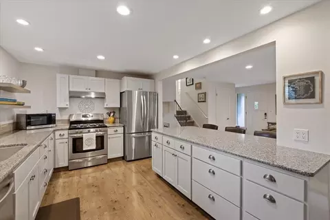 Kitchen - 1902 E 63rd Ave, Spokane, WA 99223 photo 4 of 6