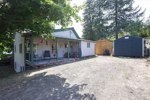 402 W Sophy Rd, Tekoa, WA 99033