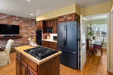 Kitchen - 227 E High Dr, Spokane, WA 99203 photo 4 of 5
