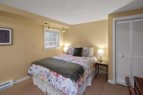 Bedroom - 227 E High Dr, Spokane, WA 99203 photo 4 of 4