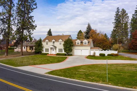 Exterior - 227 E High Dr, Spokane, WA 99203 photo 9 of 10