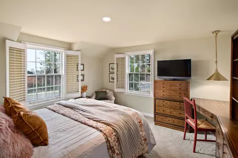 Bedroom - 227 E High Dr, Spokane, WA 99203 photo 3 of 4
