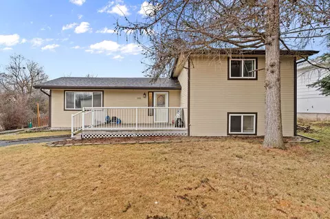 202 Walker Dr, Cheney, WA 99004