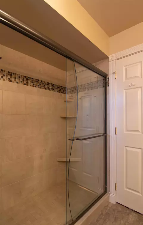 Bath - 13606 E 16th Ave, Spokane Valley, WA 99216 photo 2 of 4