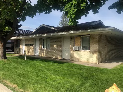 6104 N Lidgerwood St, Spokane, WA 99208