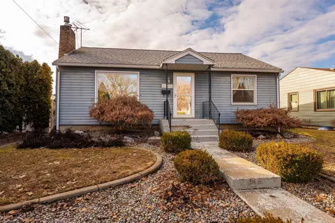 5203 N Oak St, Spokane, WA 99205