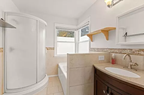Bath - 5308 E Commerce Ave, Spokane, WA 99212 photo 1 of 4