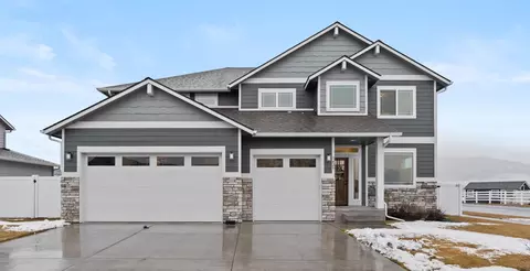1425 S Meyers Rd, Greenacres, WA 99016