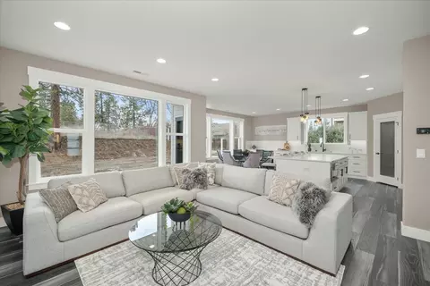 Living - 3402 E 46th Ct, Spokane, WA 99223 photo 3 of 5