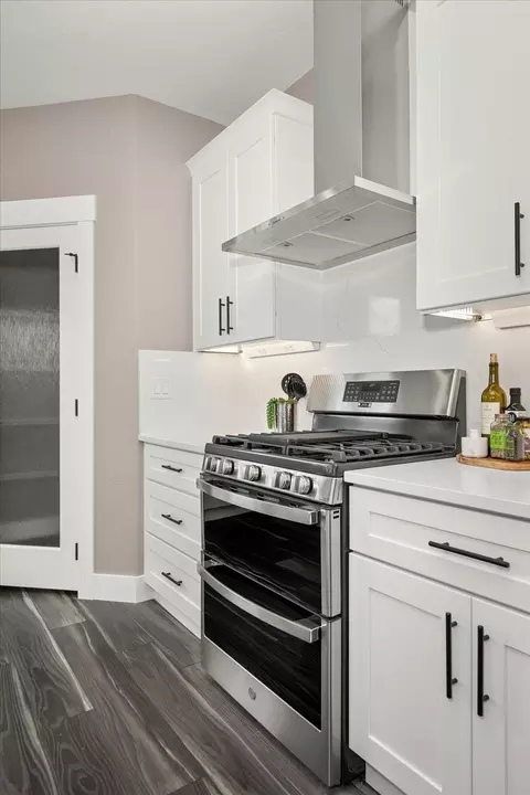 Kitchen - 3402 E 46th Ct, Spokane, WA 99223 photo 6 of 7