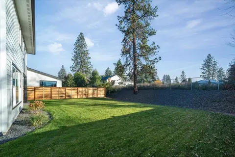 Exterior - 3402 E 46th Ct, Spokane, WA 99223 photo 4 of 7