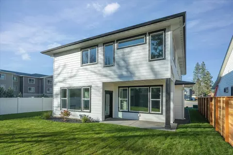 Exterior - 3402 E 46th Ct, Spokane, WA 99223 photo 3 of 7