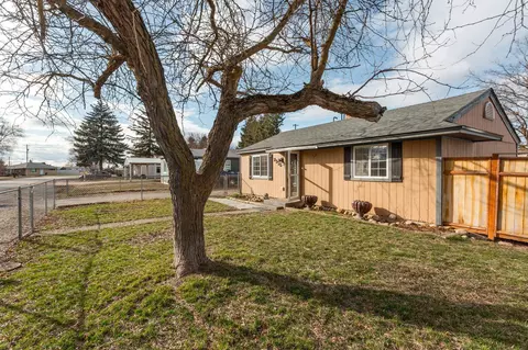 Exterior - 7315 E Sharp Ave, Spokane Valley, WA 99212 photo 2 of 7
