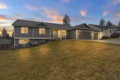 810 E Country Hill Ct, Spokane, WA 99208