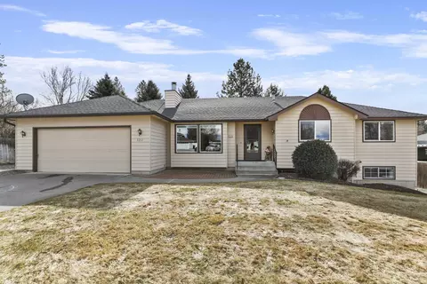 5211 W Edgewood Ct, Spokane, WA 99208
