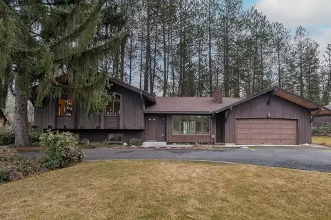 7912 N Aubrey L White Pkwy, Nine Mile Falls, WA 99026