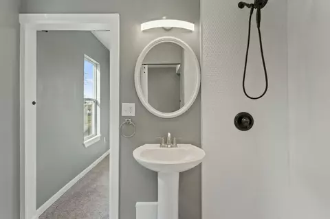 Bath - 2811 E 4th Ave, Spokane, WA 99202 photo 2 of 2