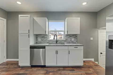 Kitchen - 2811 E 4th Ave, Spokane, WA 99202 photo 3 of 3