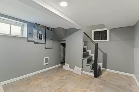 Entry Way - 2811 E 4th Ave, Spokane, WA 99202 photo 3 of 3