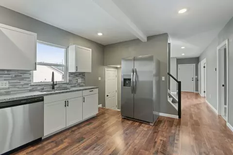 Kitchen - 2811 E 4th Ave, Spokane, WA 99202 photo 2 of 3
