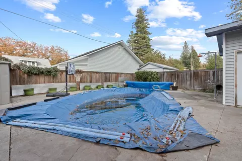 Exterior - 1105 E 18th Ave, Spokane, WA 99203 photo 11 of 13