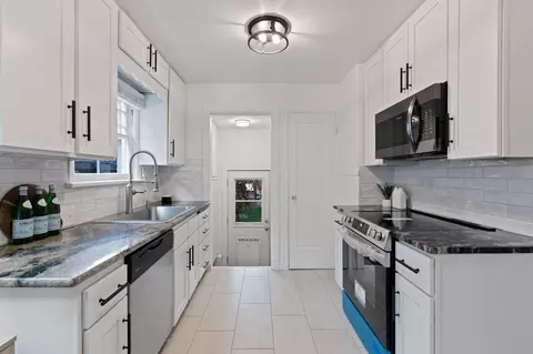 Kitchen - 1105 E 18th Ave, Spokane, WA 99203 photo 1 of 2