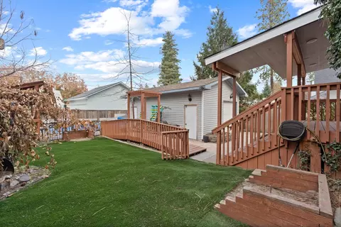 Exterior - 1105 E 18th Ave, Spokane, WA 99203 photo 6 of 13