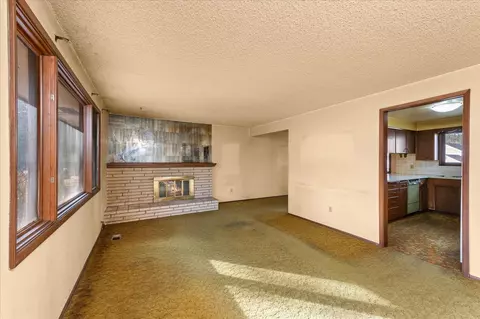 1017 E Greenleaf Dr, Spokane, WA 99208 photo 2