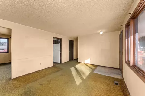 1017 E Greenleaf Dr, Spokane, WA 99208 photo 3