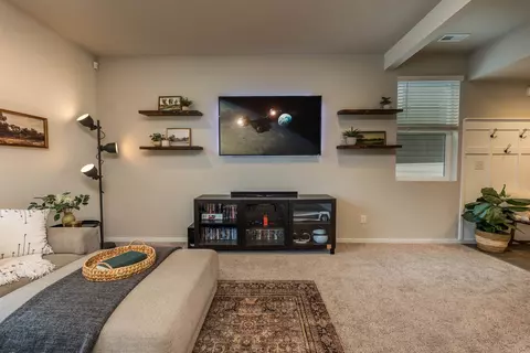 Living - 1011 E Paske Rd, Colbert, WA 99005 photo 4 of 5