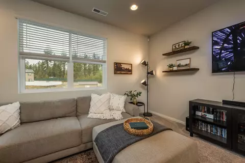 Living - 1011 E Paske Rd, Colbert, WA 99005 photo 3 of 5