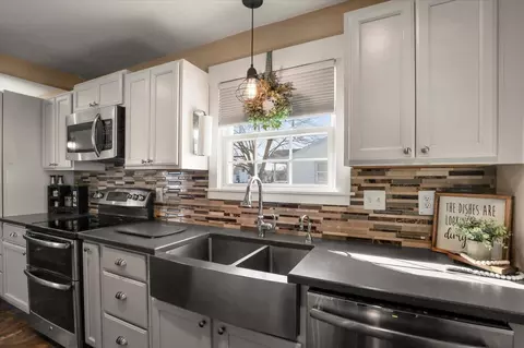 Kitchen - 2003 E Bismark Ave, Spokane, WA 99207 photo 1 of 3