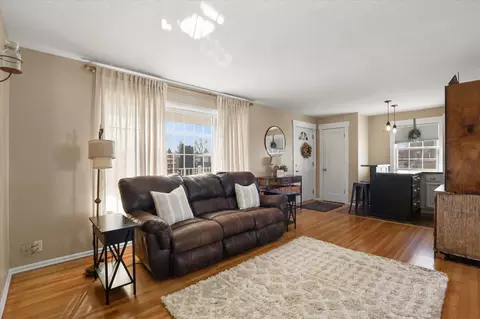 Living - 2003 E Bismark Ave, Spokane, WA 99207 photo 2 of 3