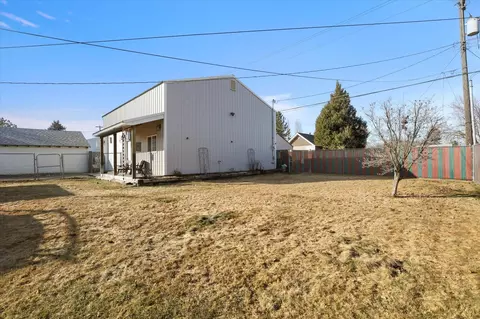 Exterior - 2003 E Bismark Ave, Spokane, WA 99207 photo 8 of 11