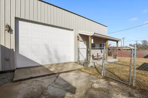 Exterior - 2003 E Bismark Ave, Spokane, WA 99207 photo 5 of 11