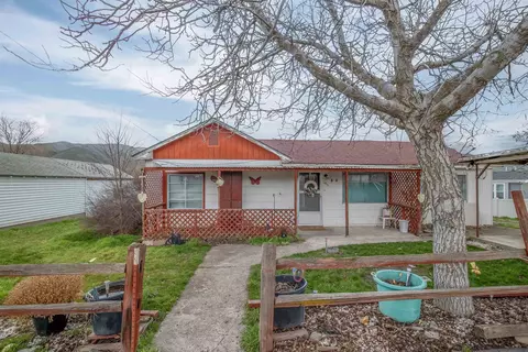 1456 Maple St, Clarkston, WA 99403