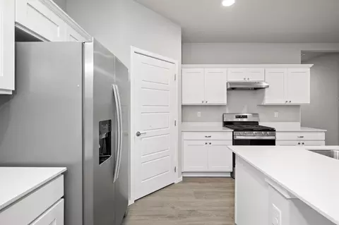 Kitchen - 1213 E Paske Rd, Colbert, WA 99005 photo 4 of 4