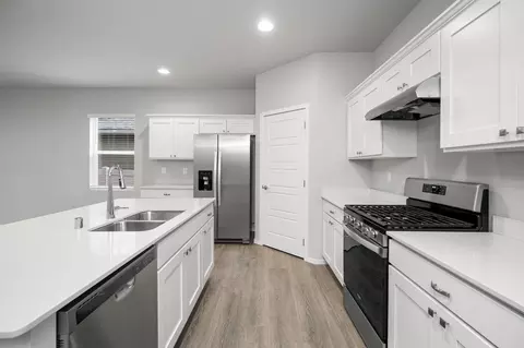 Kitchen - 1213 E Paske Rd, Colbert, WA 99005 photo 3 of 4
