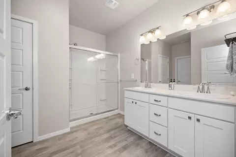 Bath - 1213 E Paske Rd, Colbert, WA 99005 photo 1 of 3