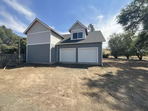 911 Garfield St, Lamont, WA 99017