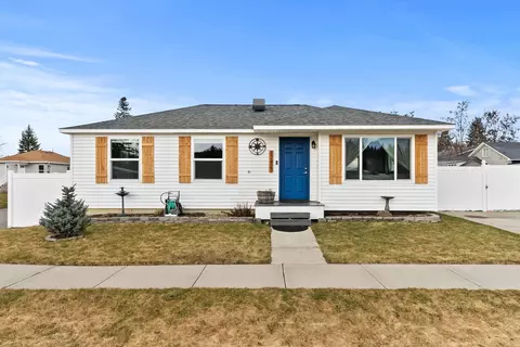 17423 E Coach Dr, Spokane Valley, WA 99016