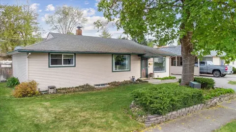 6012 N Cochran St, Spokane, WA 99205
