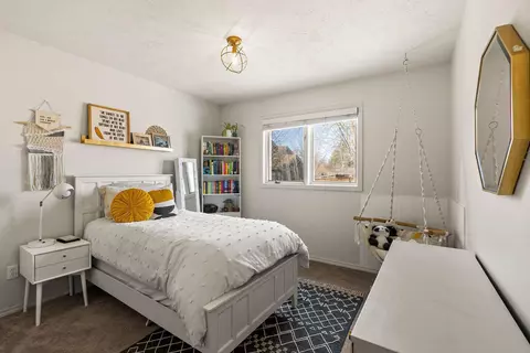 Bedroom - 3211 E 65th Ave, Spokane, WA 99223 photo 4 of 5